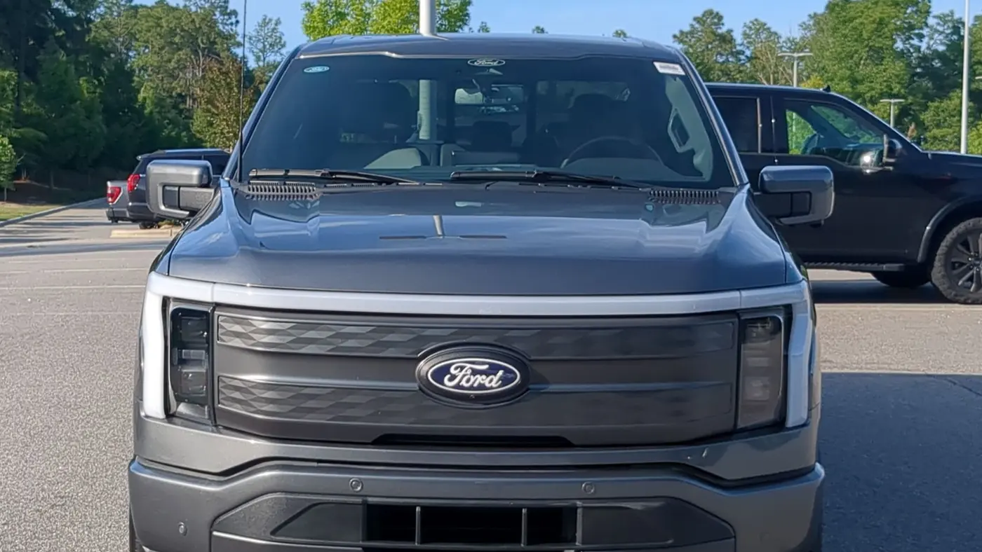 2025 Ford F-150 Lightning Lariat