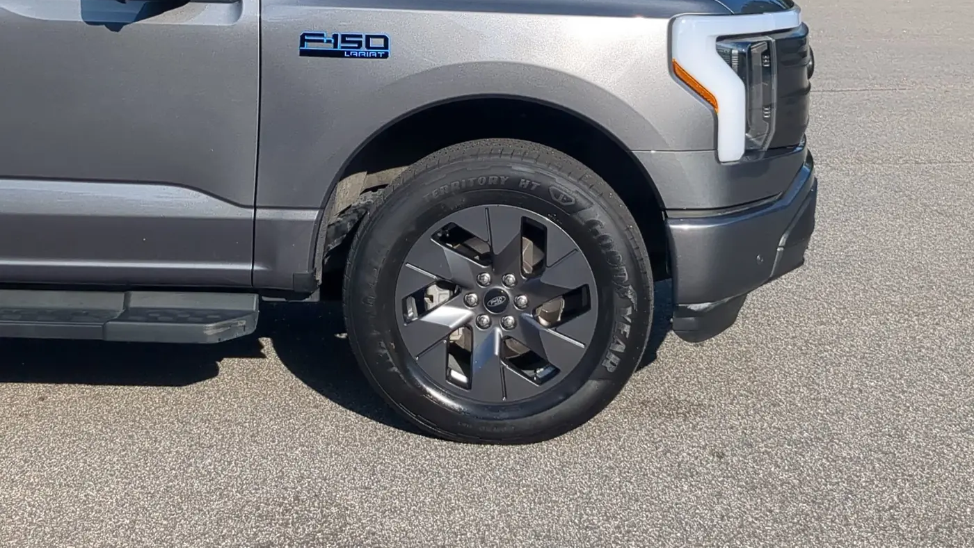 2025 Ford F-150 Lightning Lariat