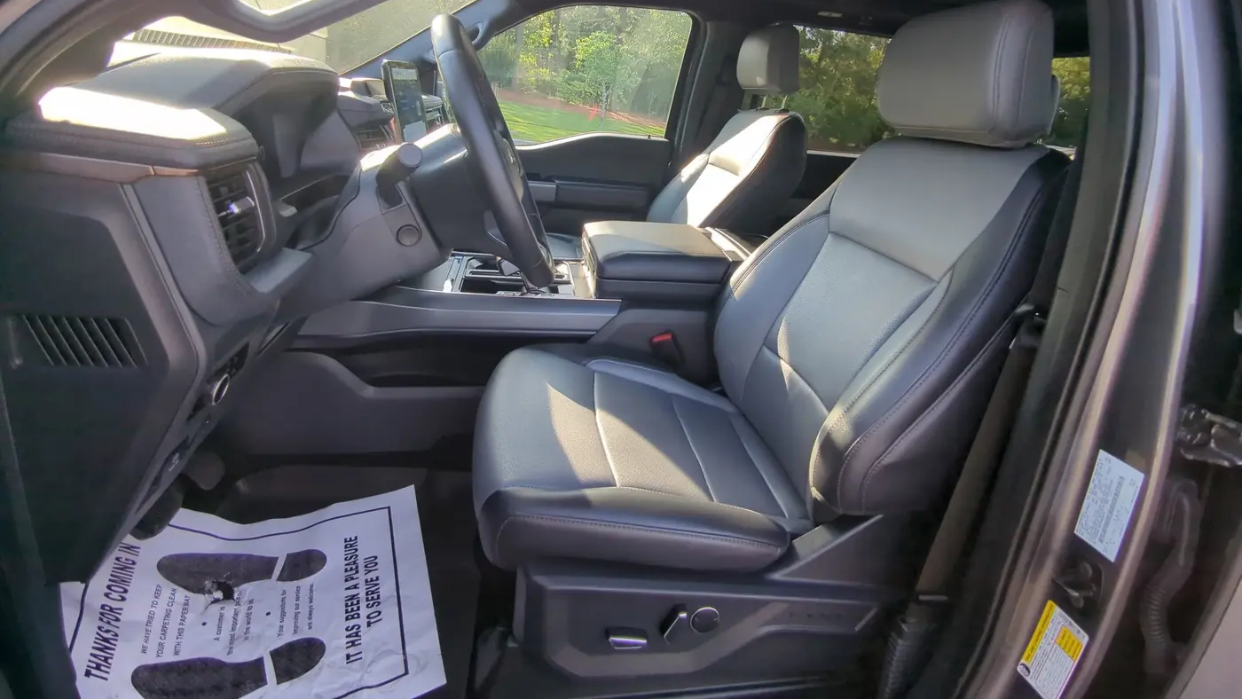 2025 Ford F-150 Lightning Lariat