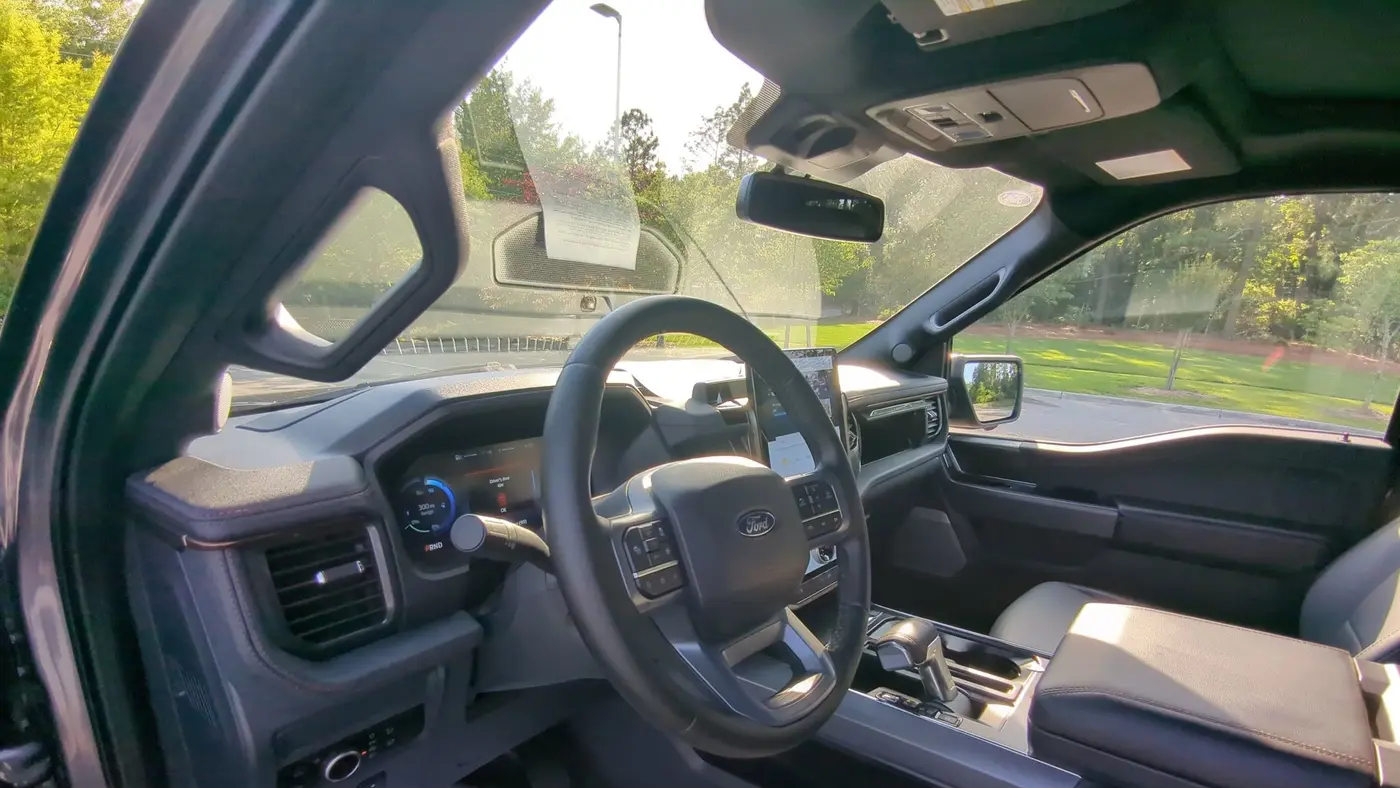 2025 Ford F-150 Lightning Lariat
