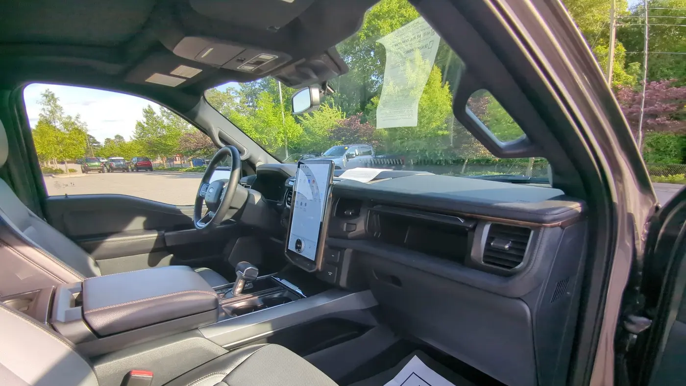 2025 Ford F-150 Lightning Lariat