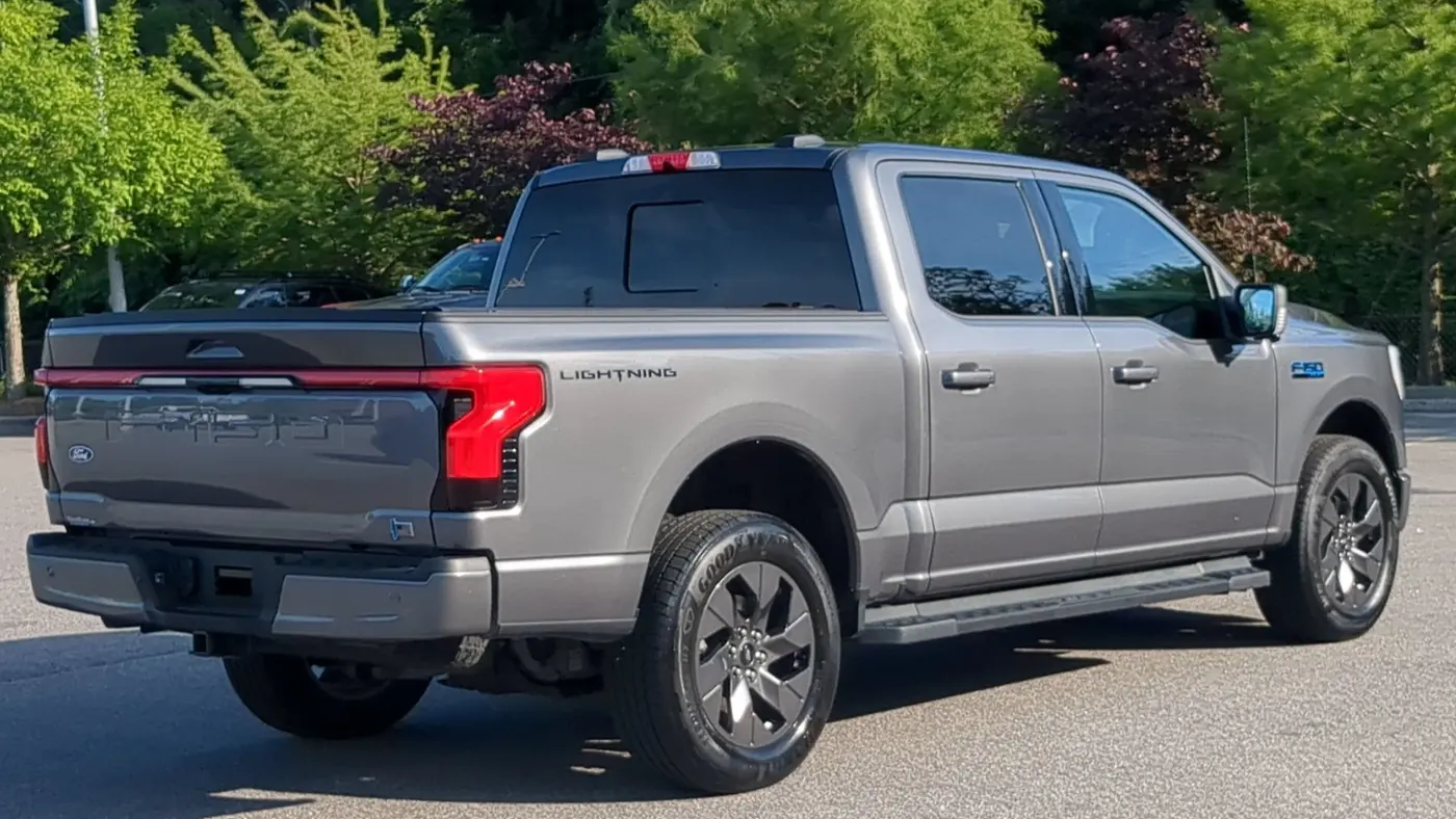 2025 Ford F-150 Lightning Lariat