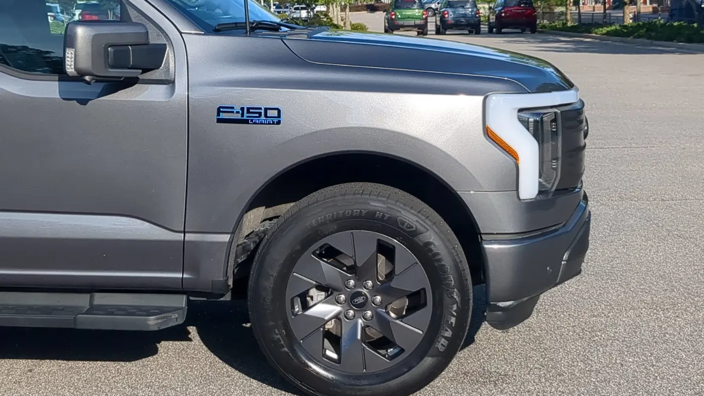 2025 Ford F-150 Lightning Lariat
