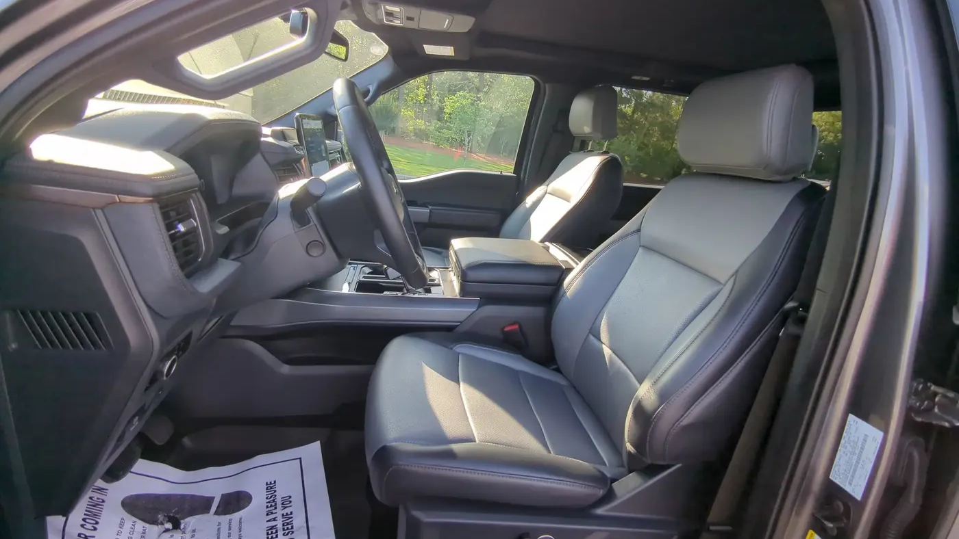 2025 Ford F-150 Lightning Lariat