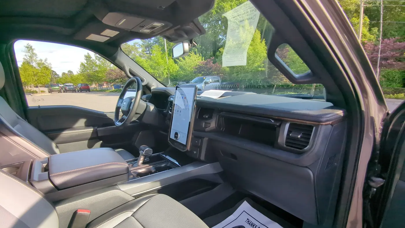 2025 Ford F-150 Lightning Lariat