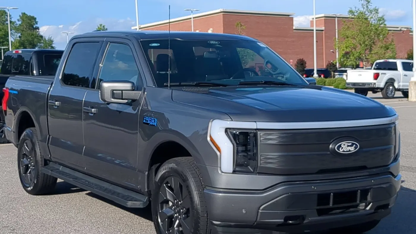 Preowned 2025 Ford F-150 Lightning Lariat for Sale