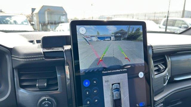 2025 Ford F-150 Lightning Platinum