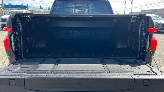 2025 Ford F-150 Lightning Platinum
