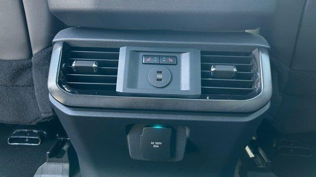 2025 Ford F-150 Lightning Platinum