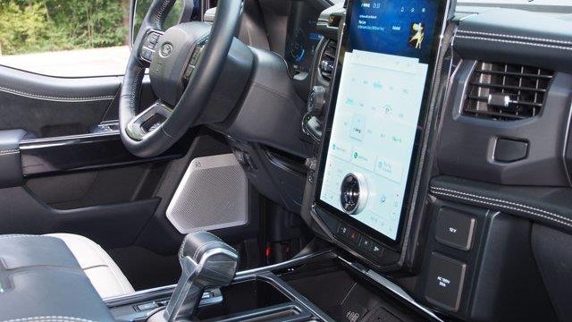 2025 Ford F-150 Lightning Platinum