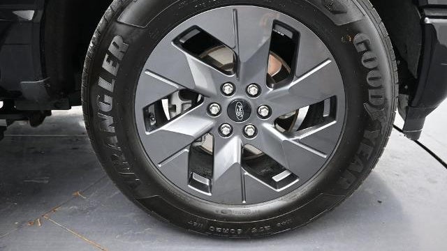 2024 Ford F-150 Lightning Platinum