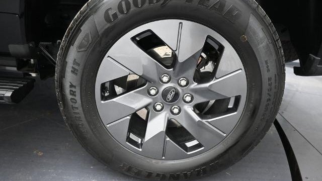 2024 Ford F-150 Lightning Platinum