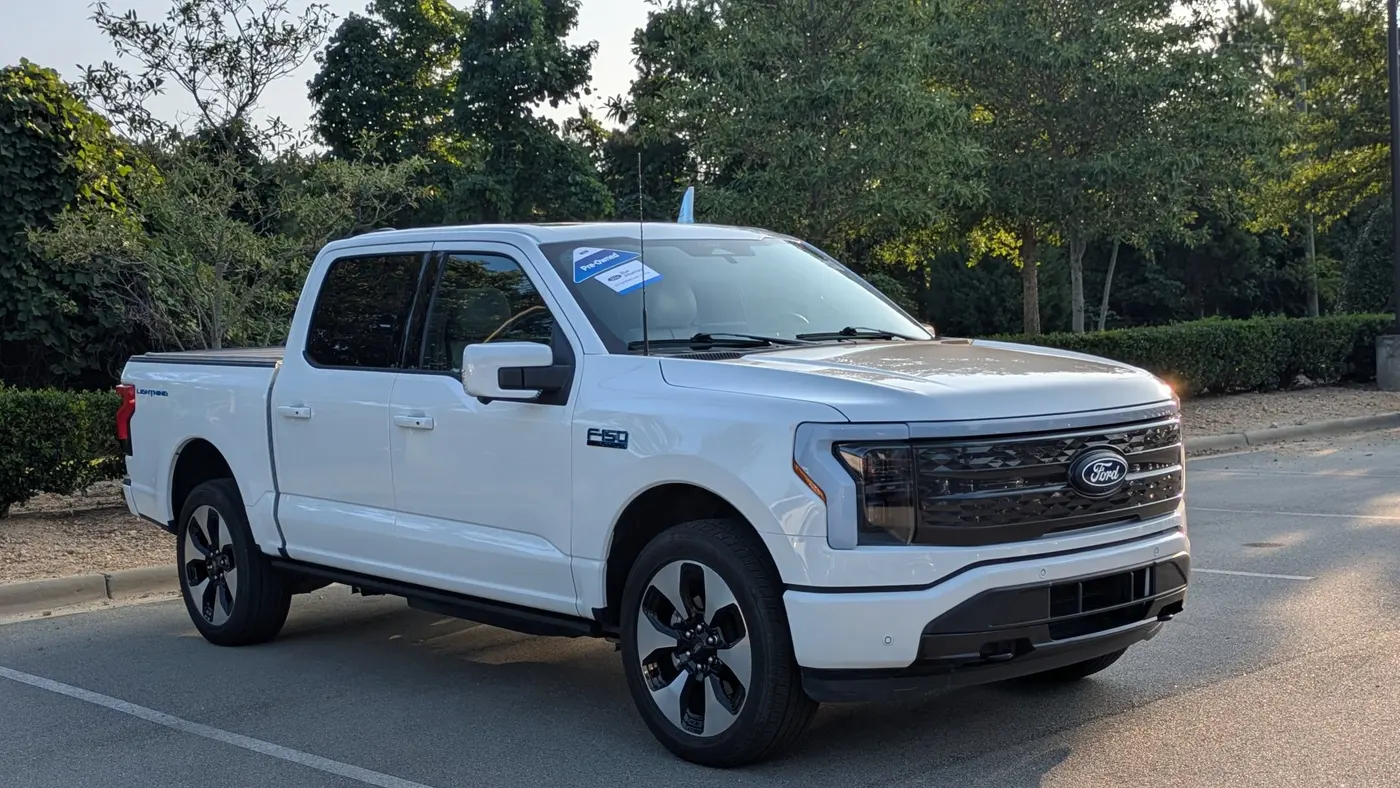 Preowned 2025 Ford F-150 Lightning Platinum for Sale