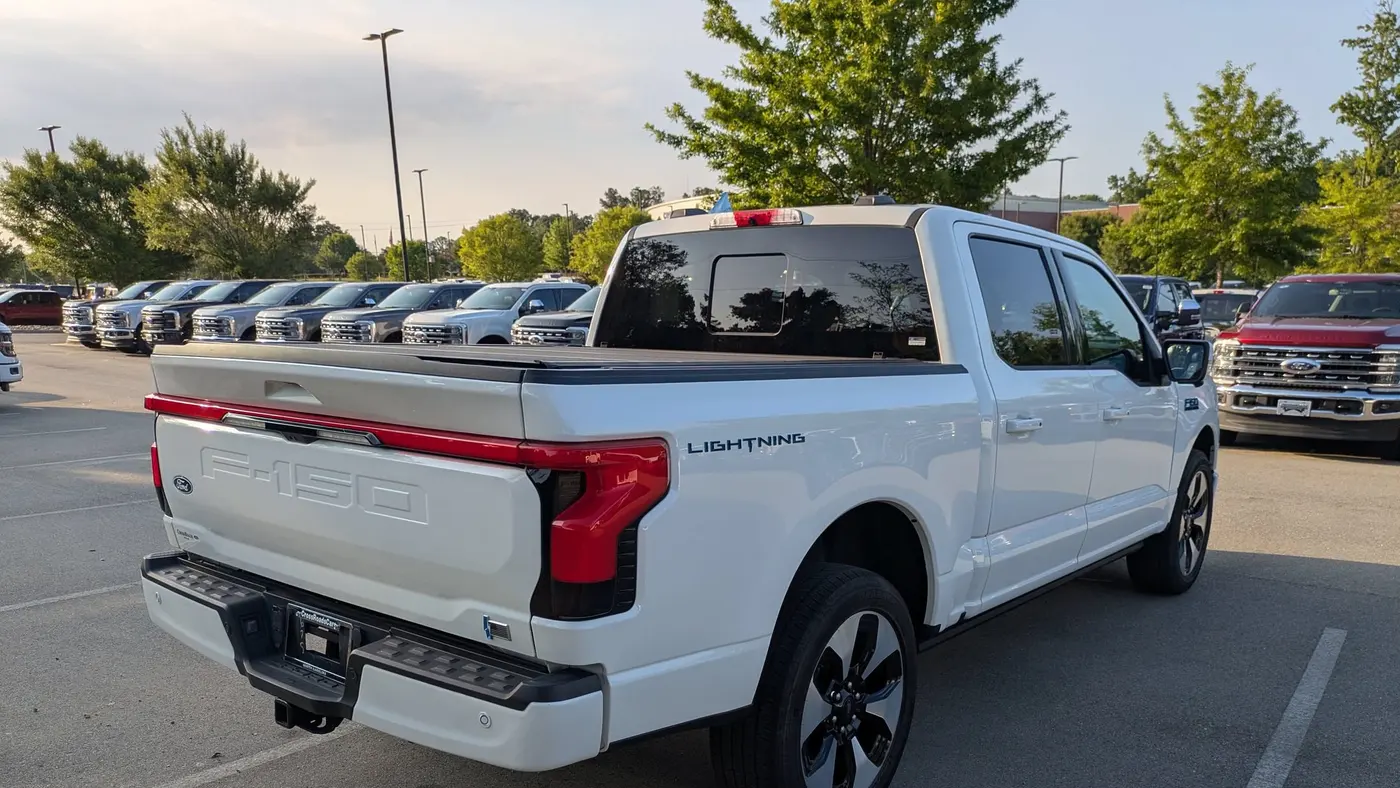 2025 Ford F-150 Lightning Platinum