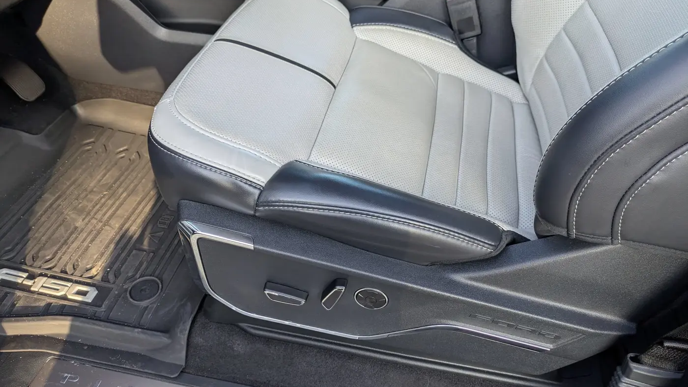 2025 Ford F-150 Lightning Platinum