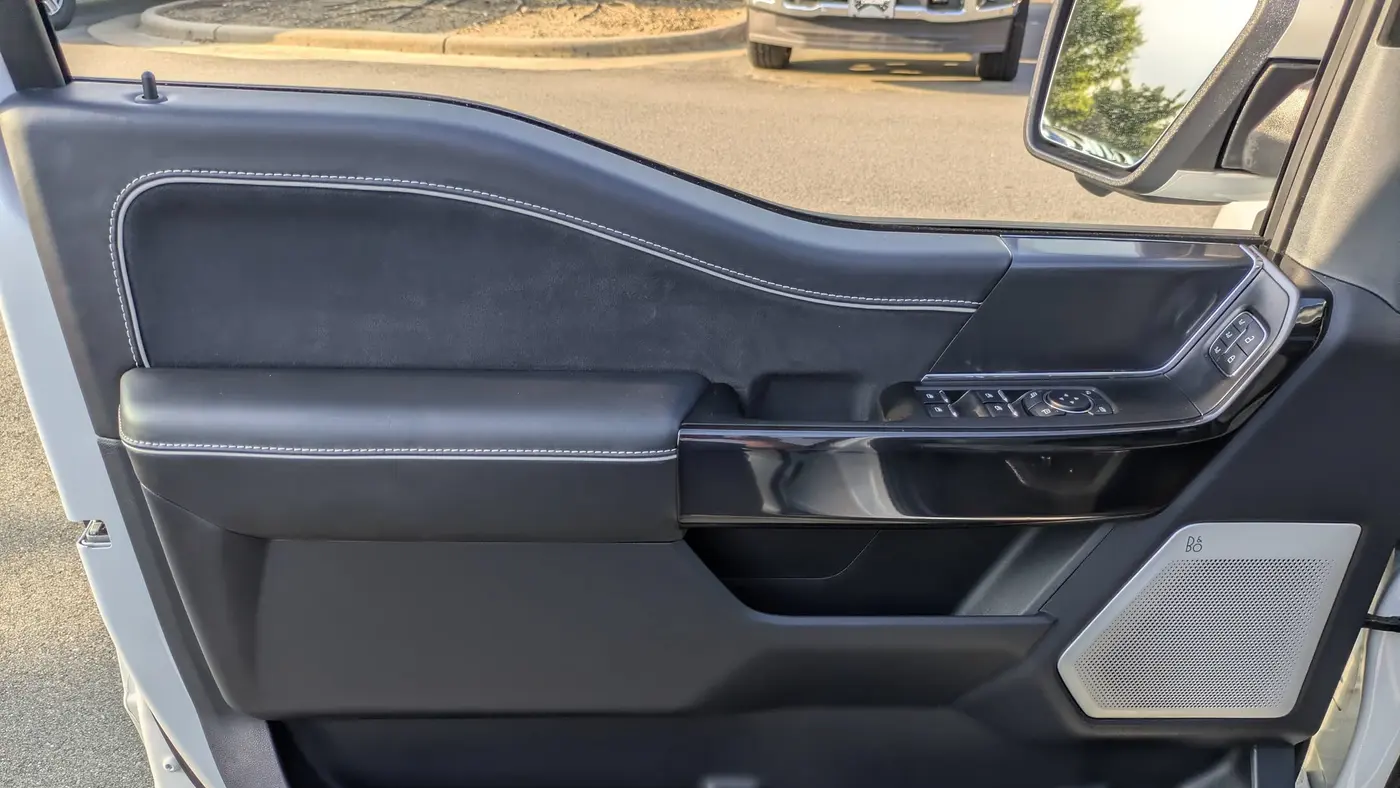 2025 Ford F-150 Lightning Platinum