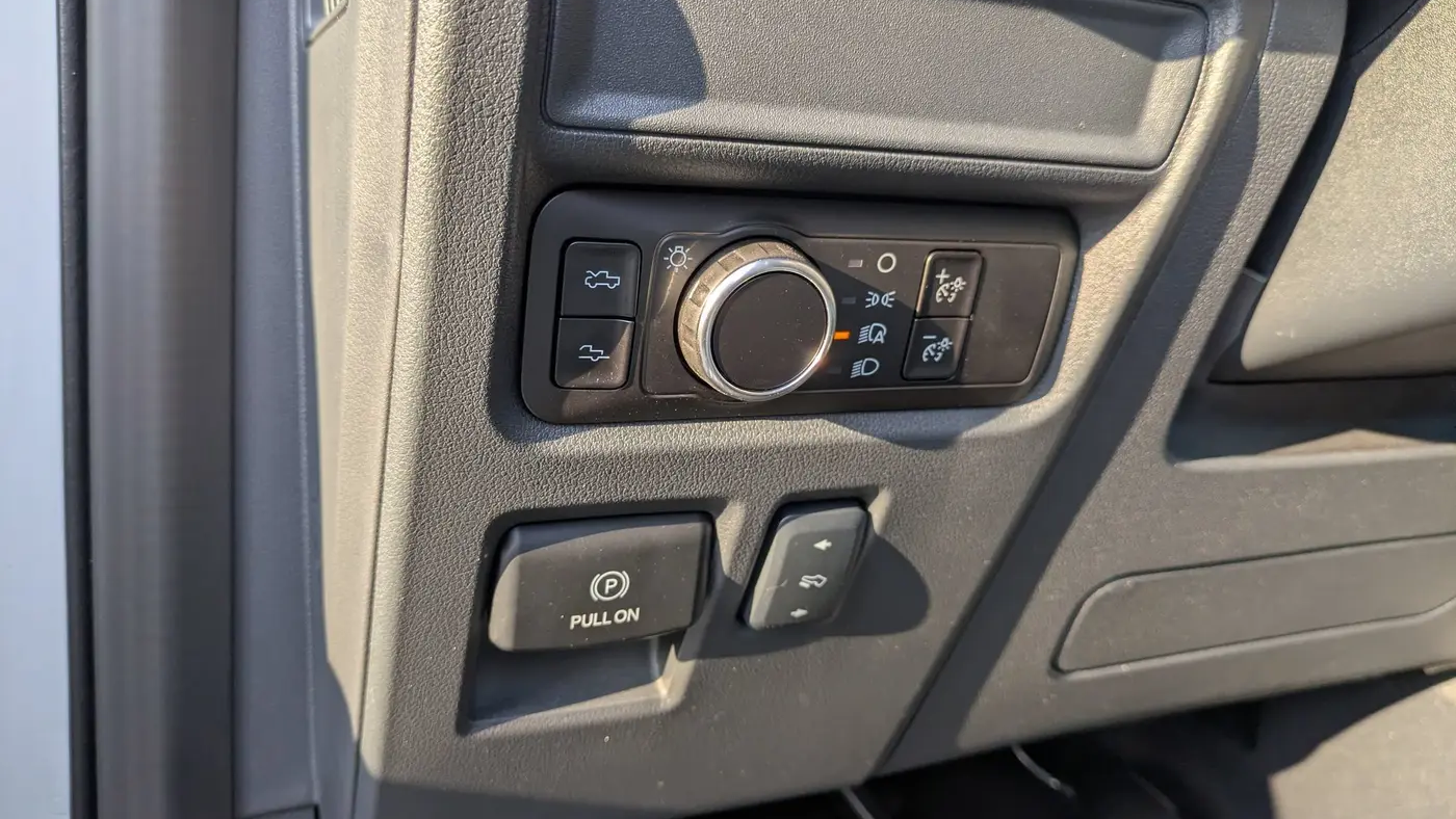 2025 Ford F-150 Lightning Platinum