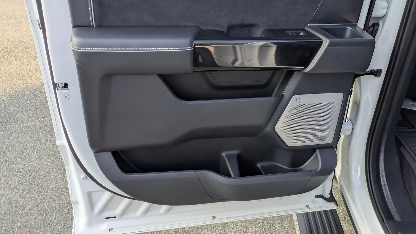 2025 Ford F-150 Lightning Platinum