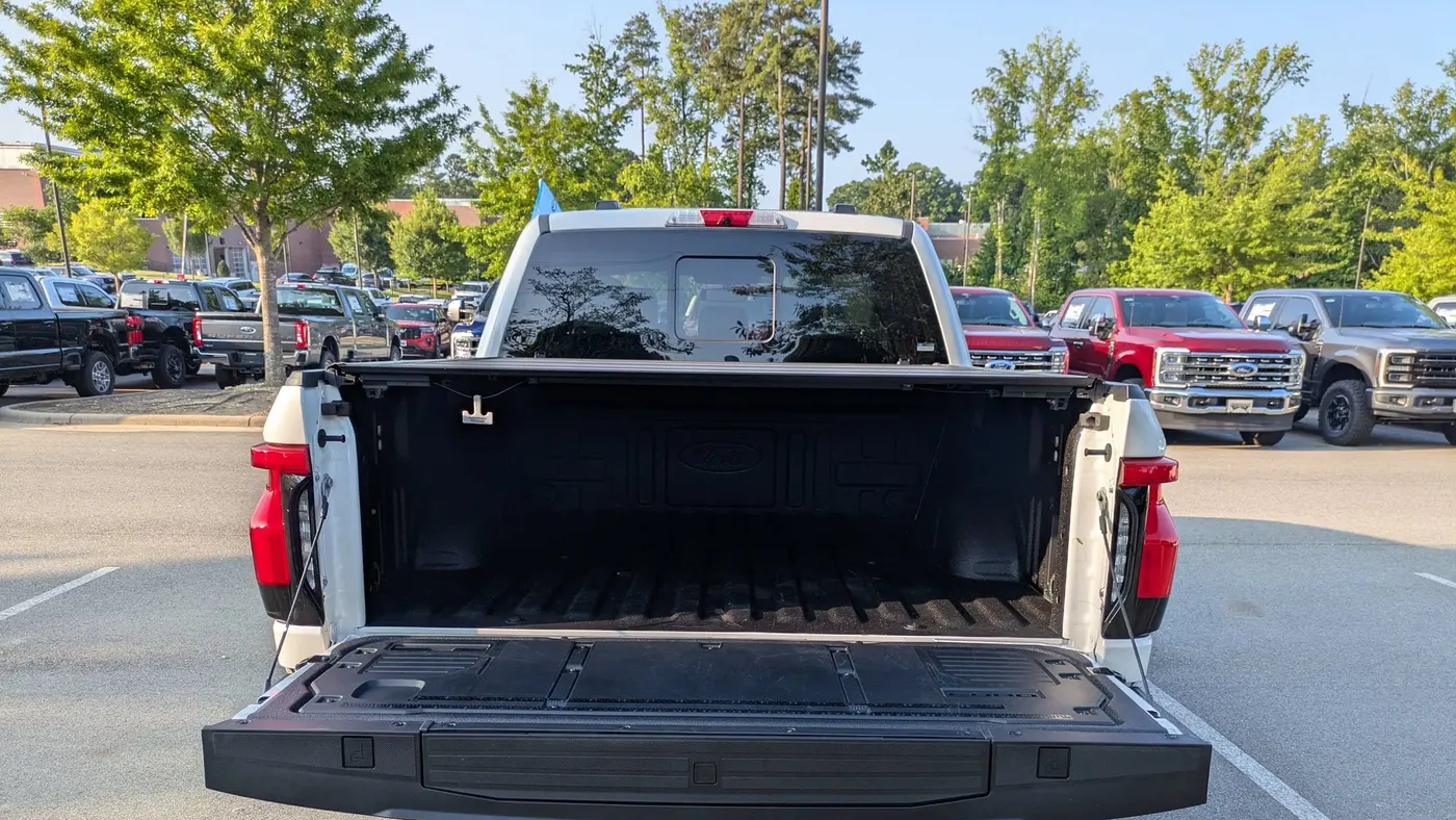 2025 Ford F-150 Lightning Platinum