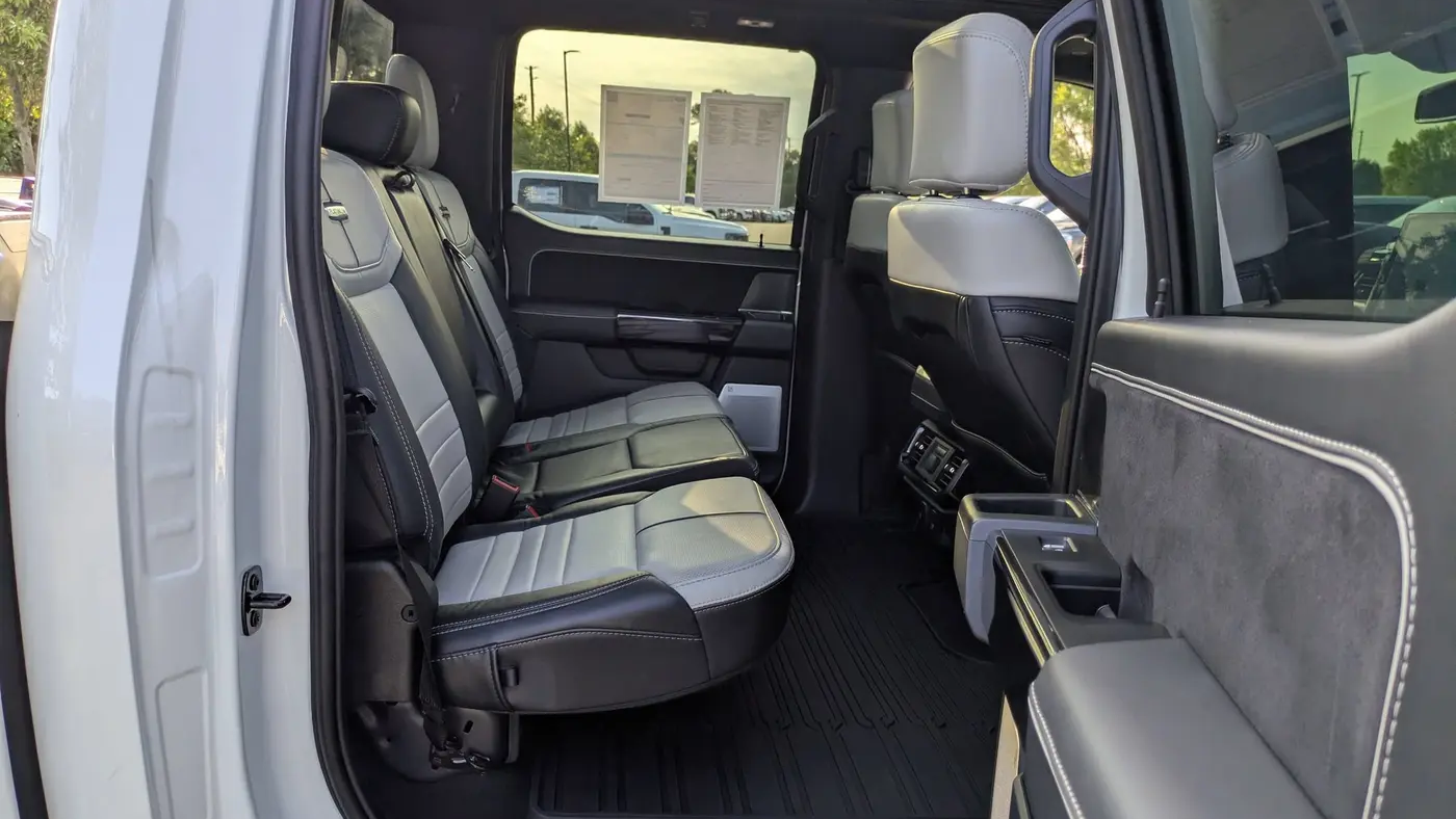 2025 Ford F-150 Lightning Platinum