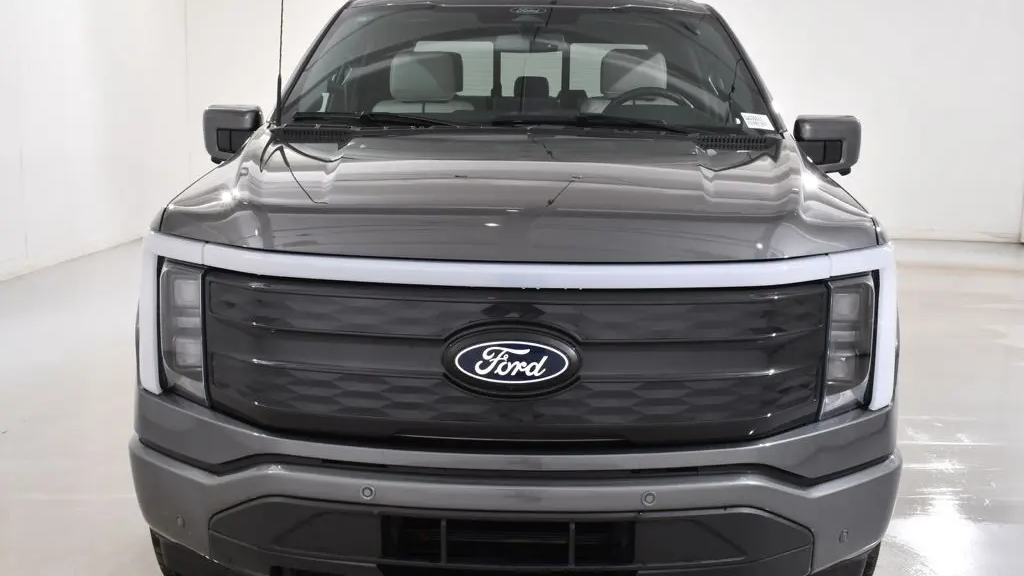 2025 Ford F-150 Lightning Platinum