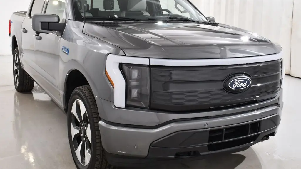 2025 Ford F-150 Lightning Platinum