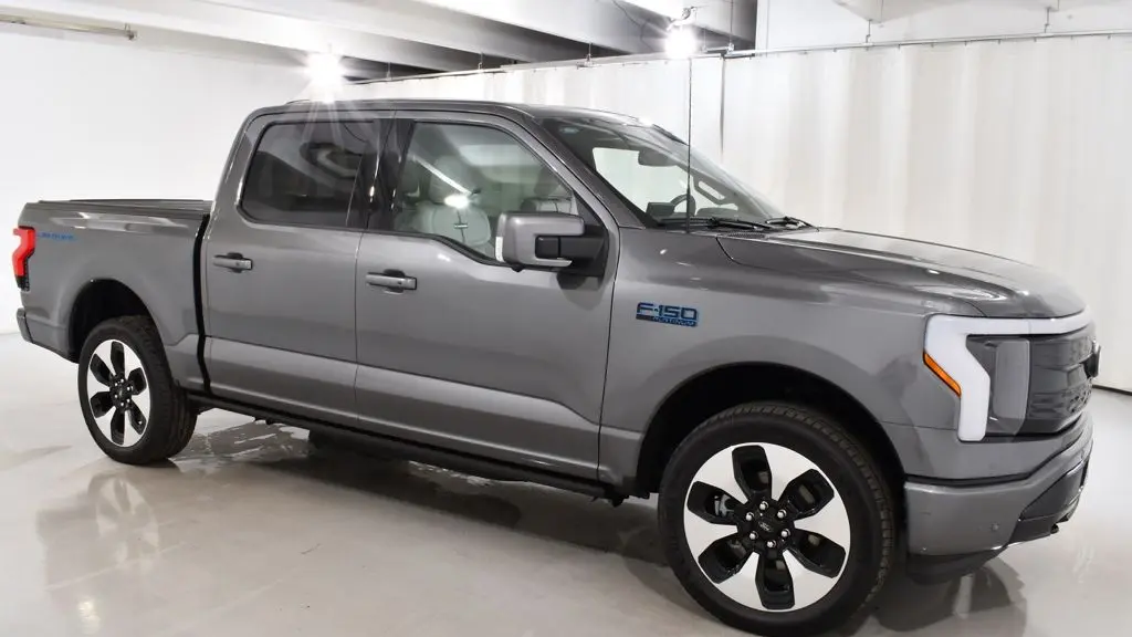2025 Ford F-150 Lightning Platinum