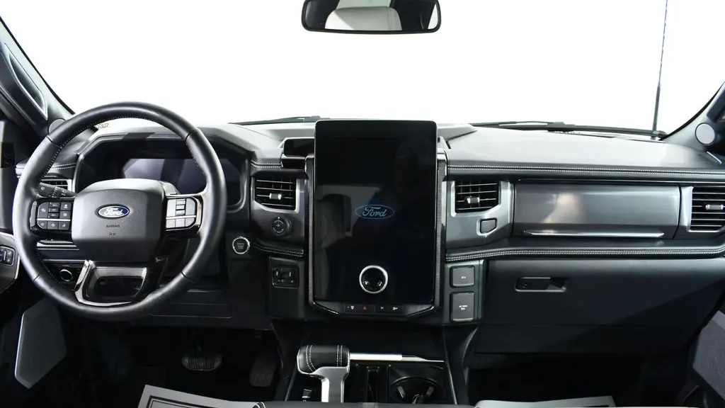 2025 Ford F-150 Lightning Platinum