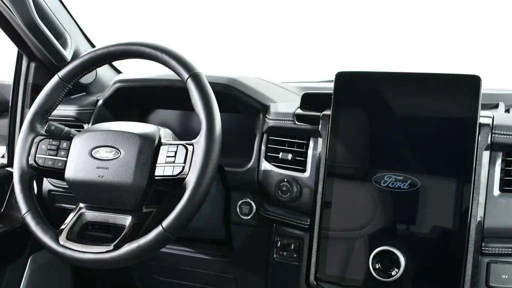 2025 Ford F-150 Lightning Platinum