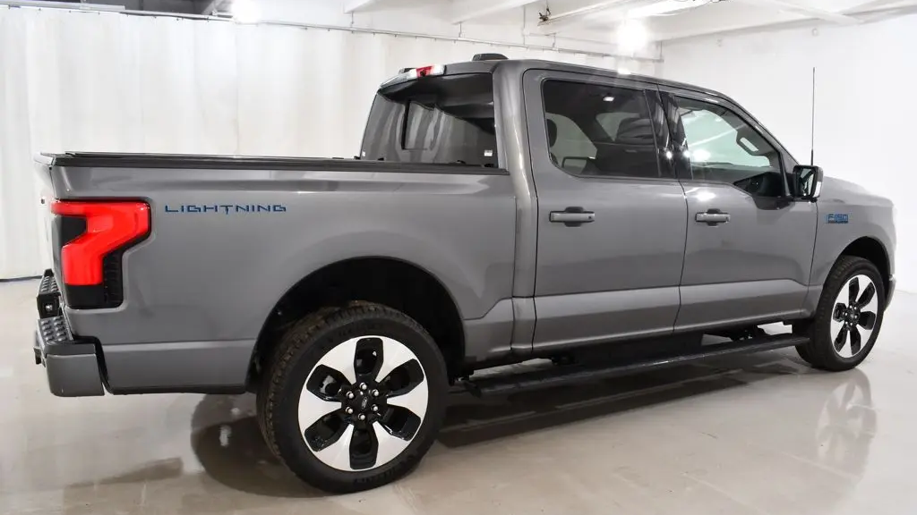 2025 Ford F-150 Lightning Platinum