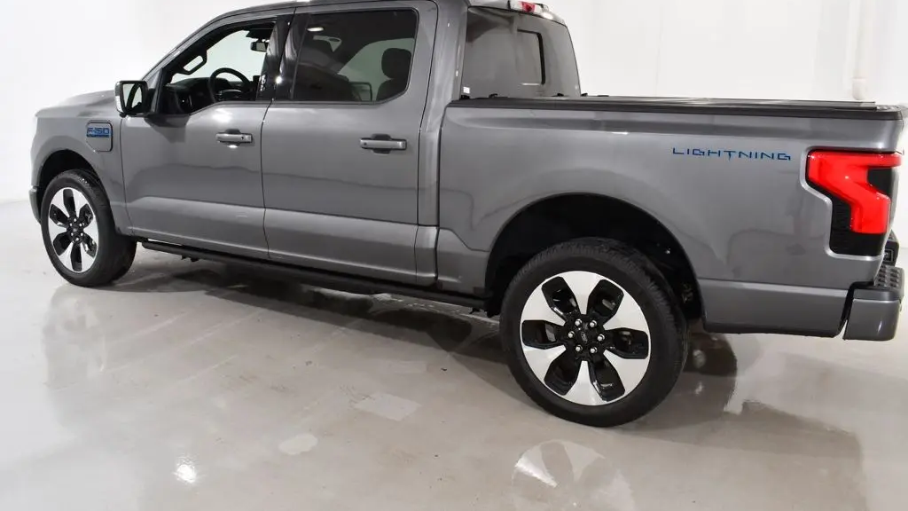 2025 Ford F-150 Lightning Platinum