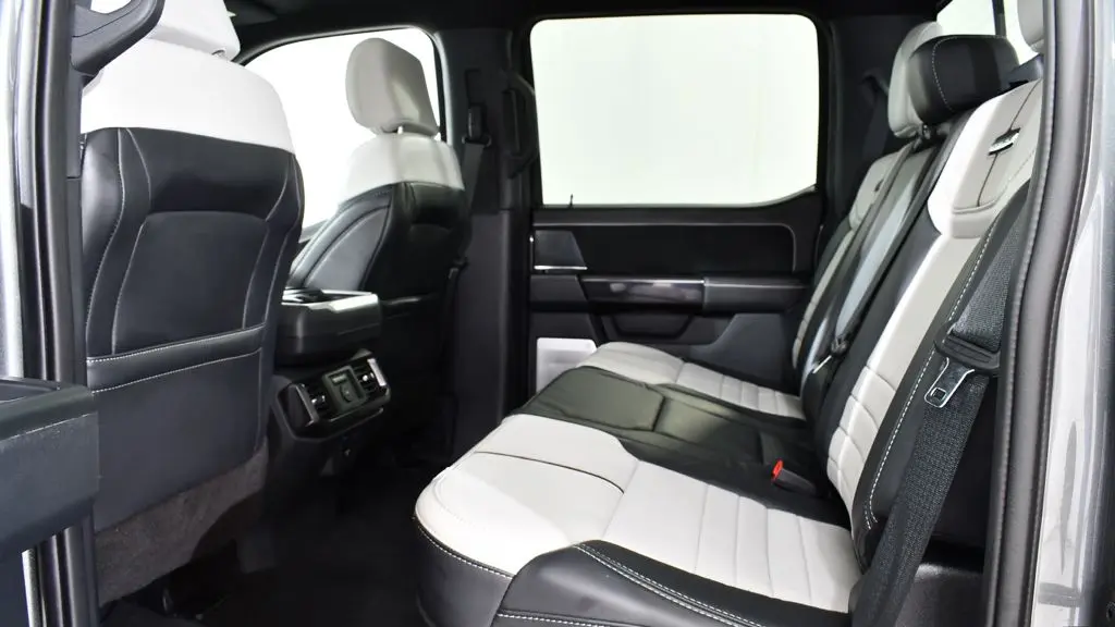 2025 Ford F-150 Lightning Platinum