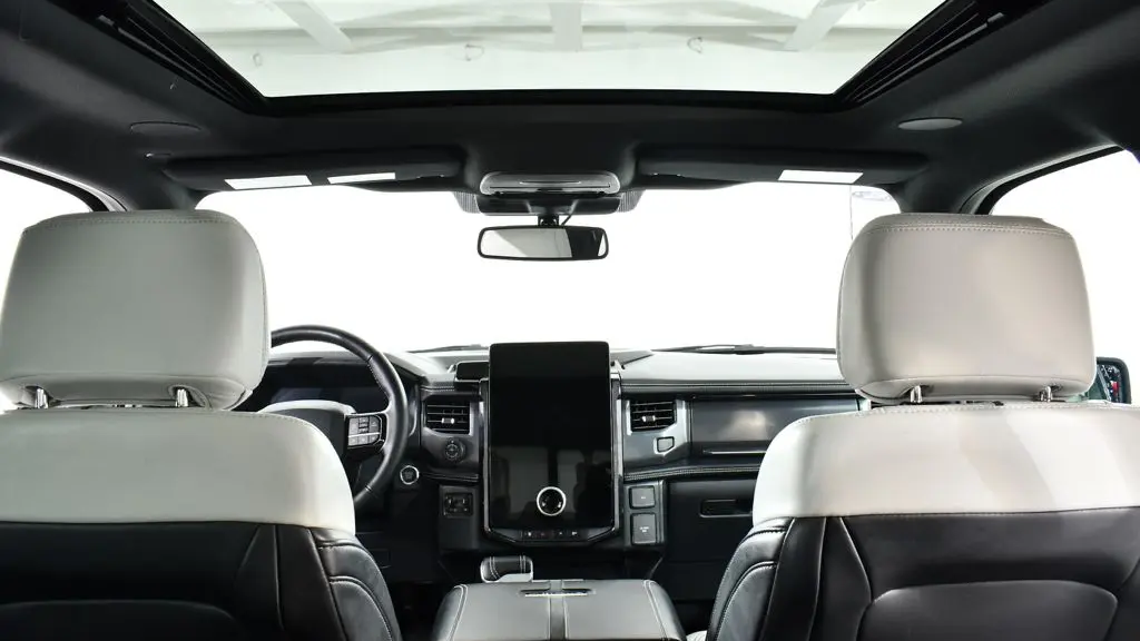 2025 Ford F-150 Lightning Platinum