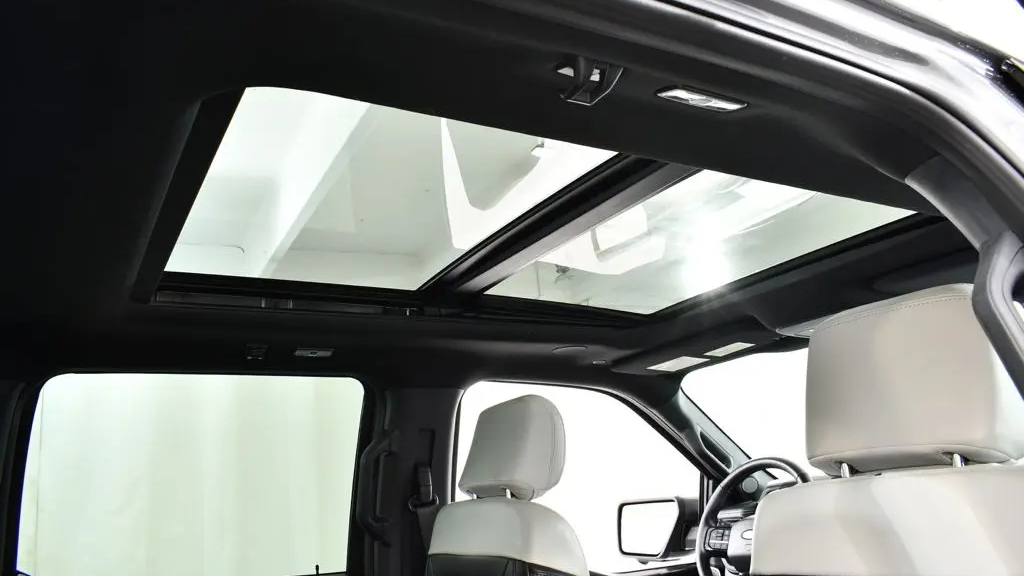 2025 Ford F-150 Lightning Platinum