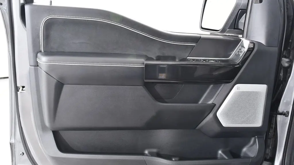 2025 Ford F-150 Lightning Platinum