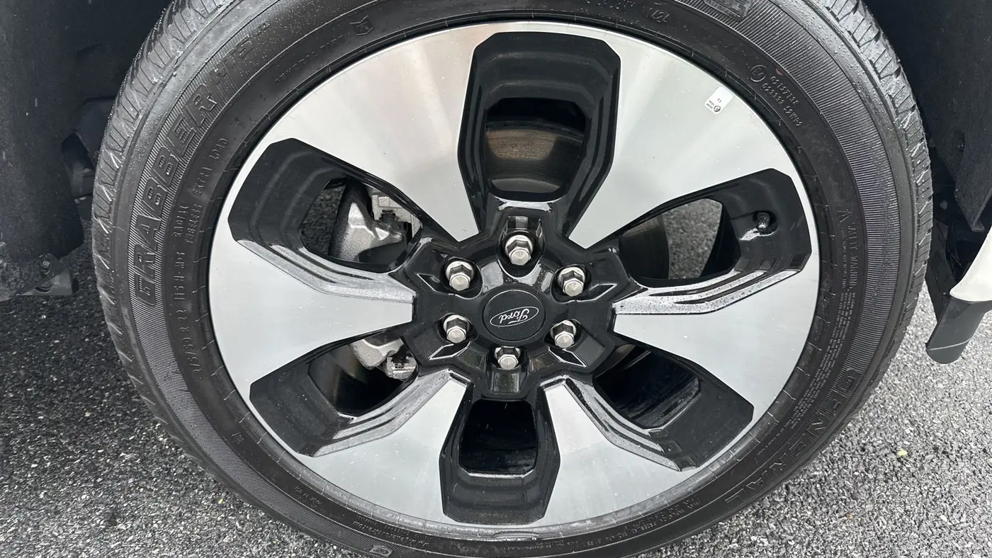 2024 Ford F-150 Lightning Platinum