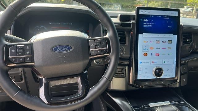 2025 Ford F-150 Lightning Platinum
