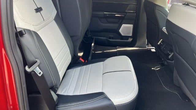 2025 Ford F-150 Lightning Platinum