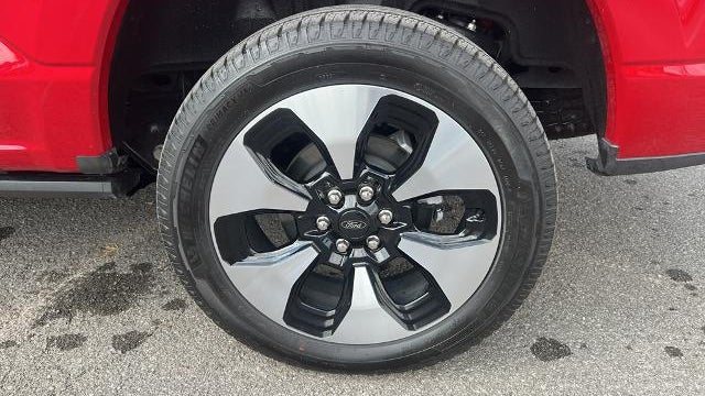 2025 Ford F-150 Lightning Platinum