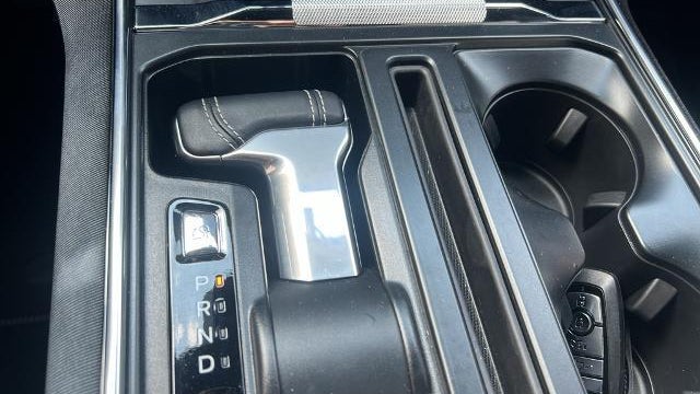 2025 Ford F-150 Lightning Platinum