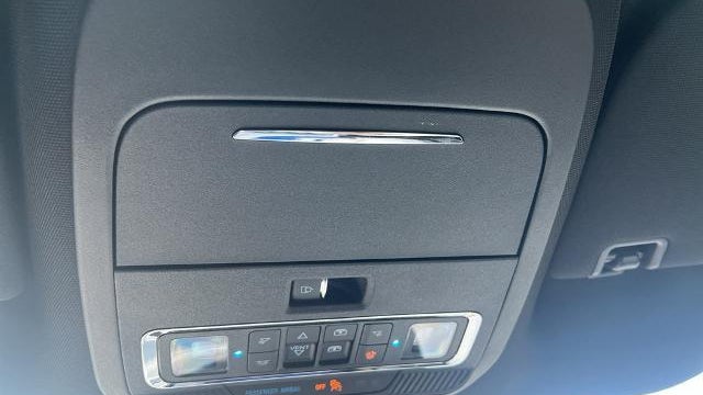 2025 Ford F-150 Lightning Platinum