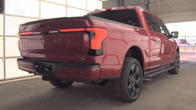2025 Ford F-150 Lightning Platinum