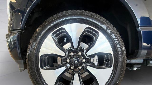 2025 Ford F-150 Lightning Platinum