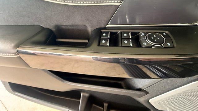 2025 Ford F-150 Lightning Platinum
