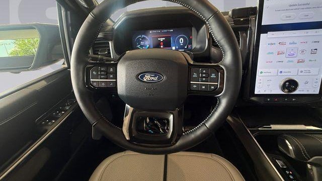 2025 Ford F-150 Lightning Platinum