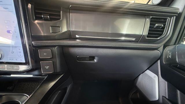 2025 Ford F-150 Lightning Platinum