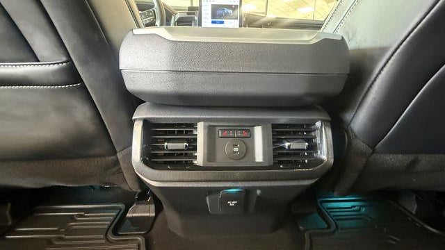 2025 Ford F-150 Lightning Platinum