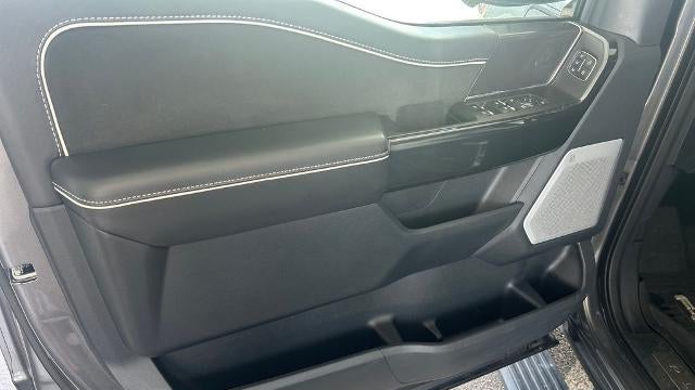 2025 Ford F-150 Lightning Platinum