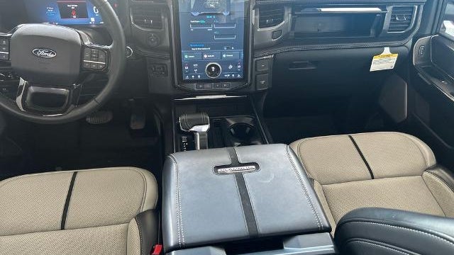 2025 Ford F-150 Lightning Platinum