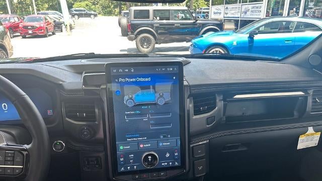 2025 Ford F-150 Lightning Platinum
